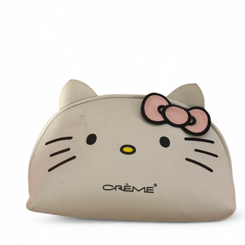 Hello kitty makeup bag *read description.*